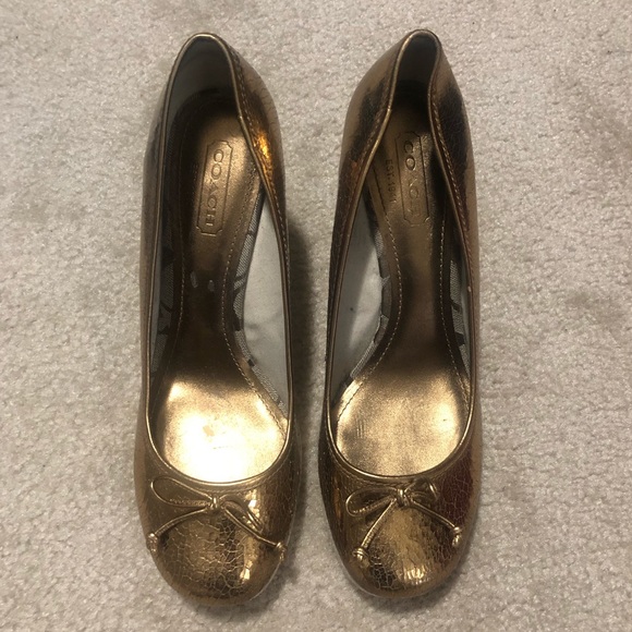 Coach - Picture 3 of 8